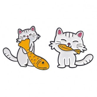 Комплект значков BROCHE брошки бижутерия Животные Коты с рыбой белый BRGV113589