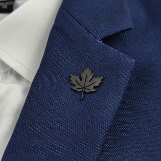 Значок (пин) BROCHE брошь бижутерия Растения Кленовый листок чёрный BRGV114512