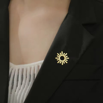 Значок из стали BROCHE брошь бижутерия Космос Солнце золотистый BRGV115242